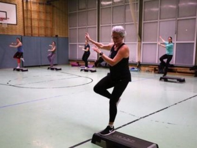 Step-Aerobic Bodyforming-Stretch